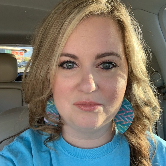 Meet your Posher, Allison - Picture 1 of 1